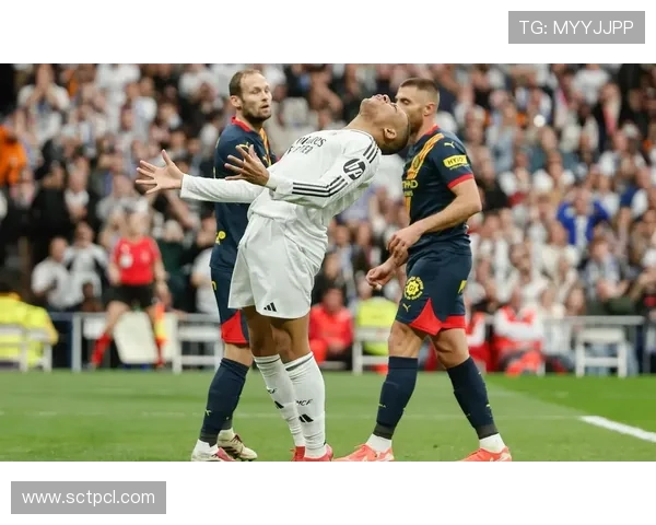 球员家属公开炮轰球队管理引发舆论风暴与更衣室震荡持续发酵争议 球员家属公开炮轰球队管理引发舆论风暴与更衣室震荡持续发酵争议